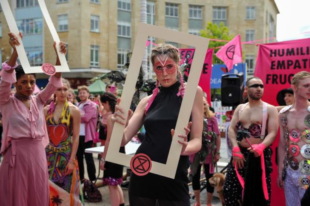 Extinction Rebellion XR52 Bristol, Photo by Mark Dolman, http://markdolman.co.uk