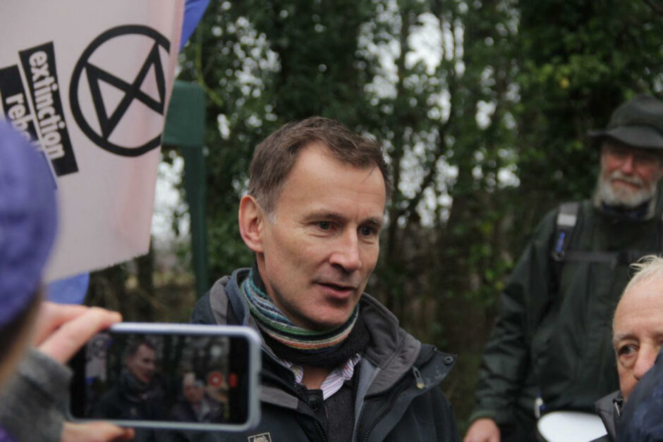 Jeremy-Hunt-at-Dunsfold-January2022-protest-against-exploratory-drilling-photo-by-Kirsty-Ferguson